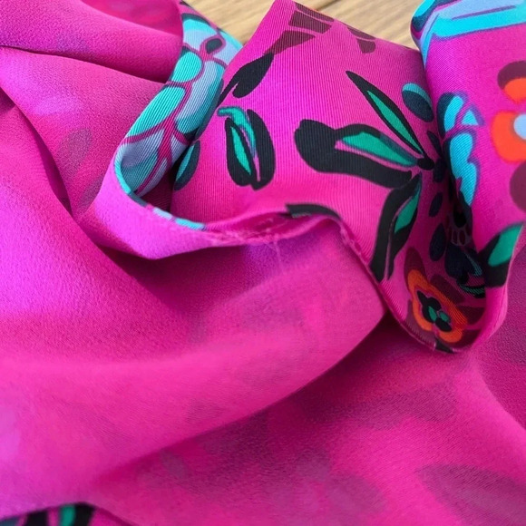 Tristan flowy floral satin shirt in amazing hot pink! - Picture 4 of 6